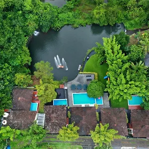 Athirapally Trees Курортный комплекс